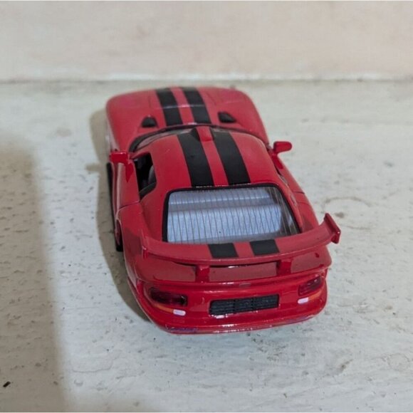 Kinsmart 5 Inch Dodge Viper GTS-R Red Hardtop Diecast Car 1:36 Pull Back Action - Picture 3 of 8